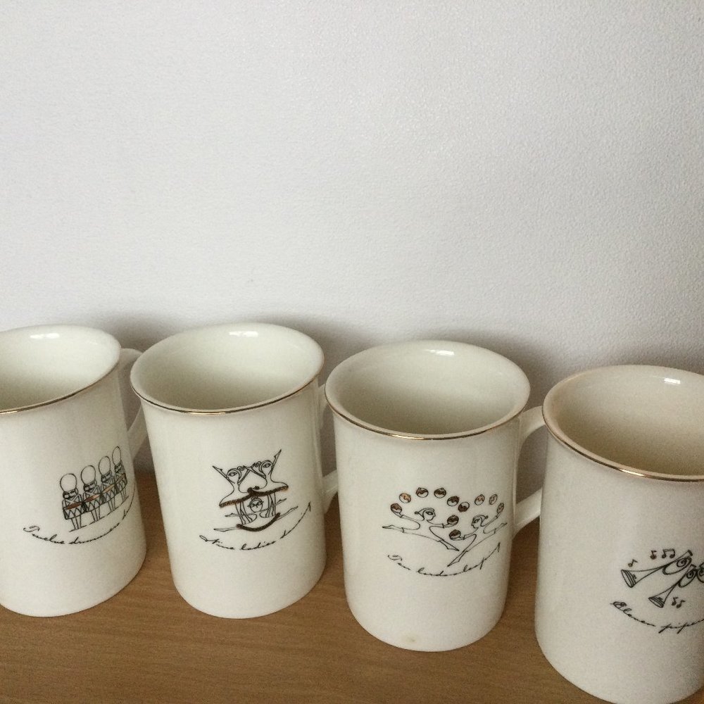 set of 4 Maxwell Williams Nights of Christmas Coffee Mugs by Elena Vanlier 2008